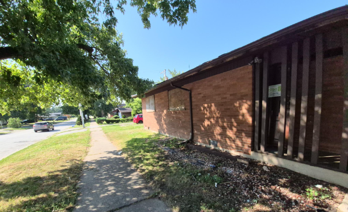 1121 E Sibley Blvd photo