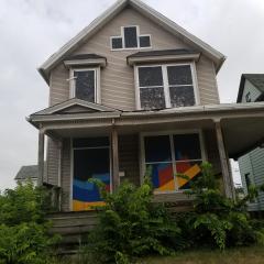 438 W MARQUETTE RD